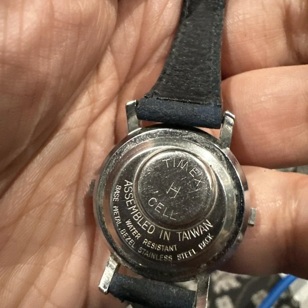 Working Vintage 1970s Ladies Timex Digital Watch Blue Face Quartz‎ 28mm Fit 6in
